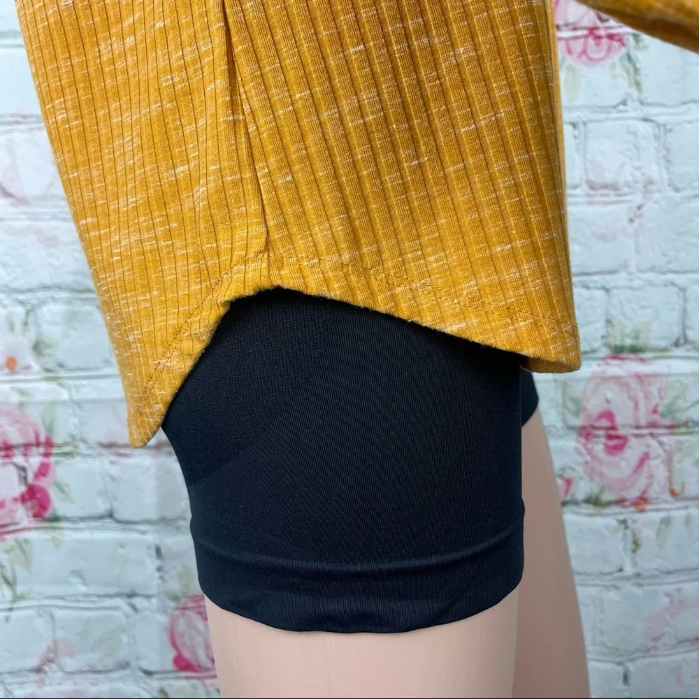 Juicy Couture Mustard‎ Puff Sleeve Blouse XS - Picture 4 of 7